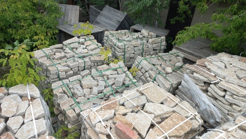 Плитняк гранитный галтованный купить в Искитиме