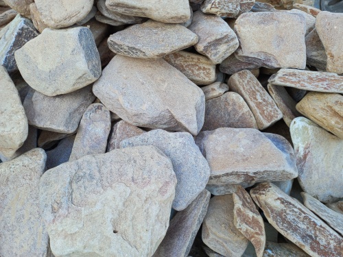 Златолит жёлтый, жёлто-зелёный глыбки и валуны для ланшафтного дизайна купить в Искитиме