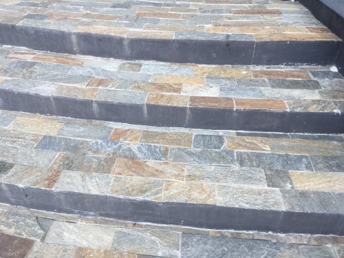 Плитка из Златолита Уральского для лестницы купить в Искитиме