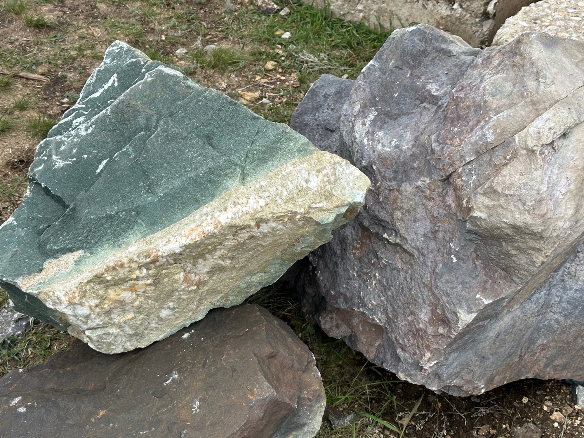 Камни для ландшафтного дизайна зелёные 10-60 килограмм купить в Искитиме