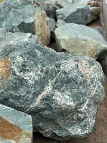 Камни для ландшафтного дизайна зелёные 10-60 килограмм купить в Искитиме