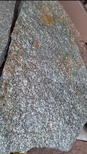 Плитняк златолит серебристый для цоколя, отмостки купить в Искитиме