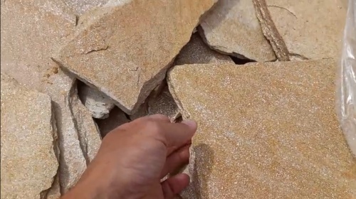 Плитняк златолит жёлтый золотистый для отмостки купить в Искитиме