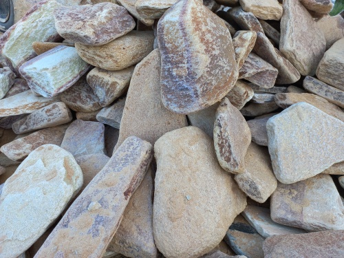 Златолит жёлтый, жёлто-зелёный глыбки и валуны для ланшафтного дизайна купить в Искитиме