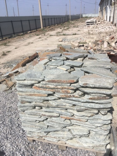 Златолит серебристый галтованный для лестниц купить в Искитиме