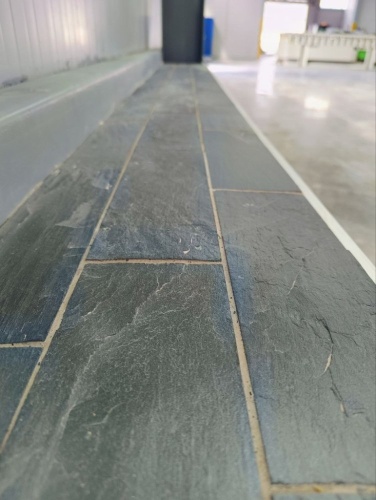 Плитка чёрная из натурального камня фасадная 30 см * 5 см, толщина 7 мм -30 мм купить в Искитиме