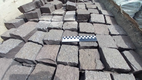 Лемезит колотая брусчатка 10 * 10 см. для парковки купить в Искитиме