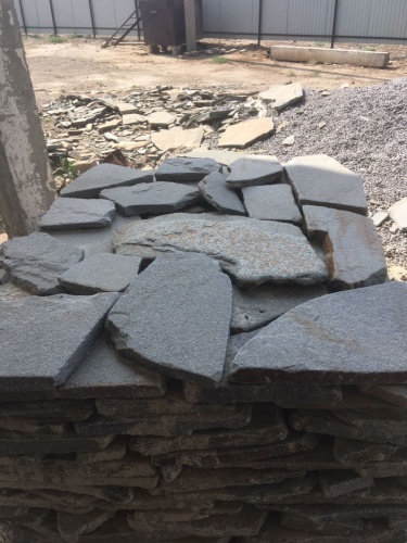 Златолит серебристый галтованный для лестниц купить в Искитиме